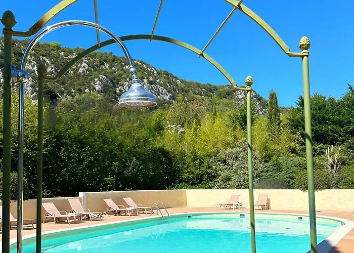 호텔 Le Relais Notre Dame 3*