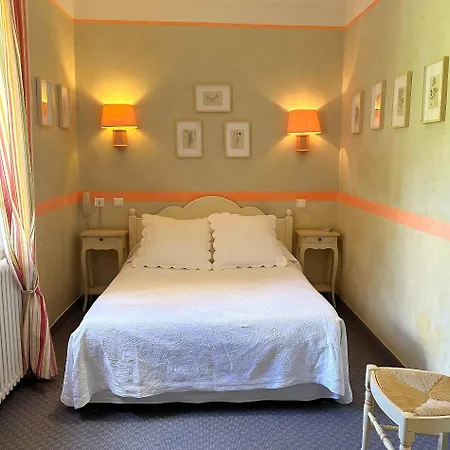 Отель Le Relais Notre Dame 3*