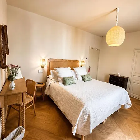 Le Relais Notre Dame Hotel 3*