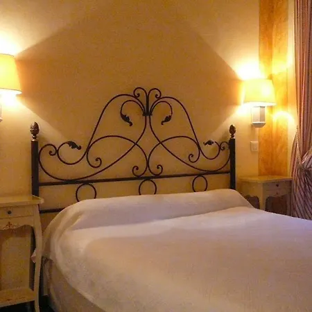 Отель Le Relais Notre Dame
